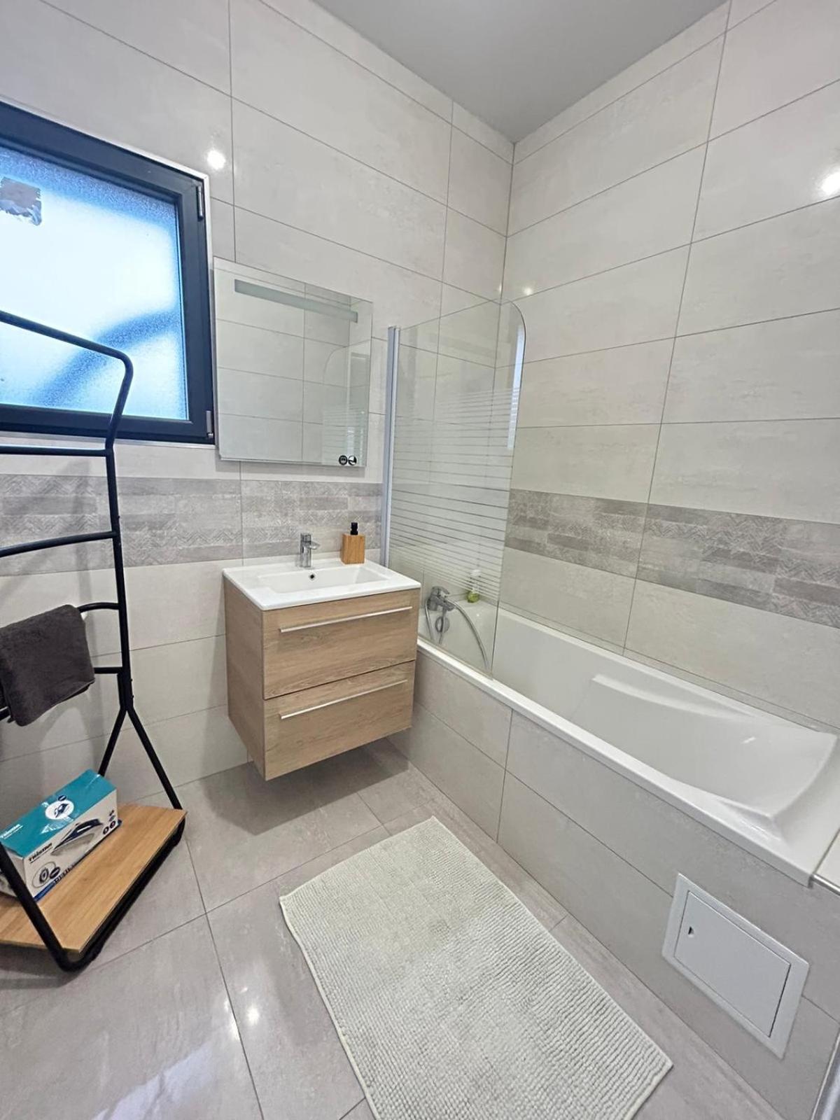Bella Vista, Parking Gratuit, 5 Min Auxerre Apartment Monéteau Exterior foto